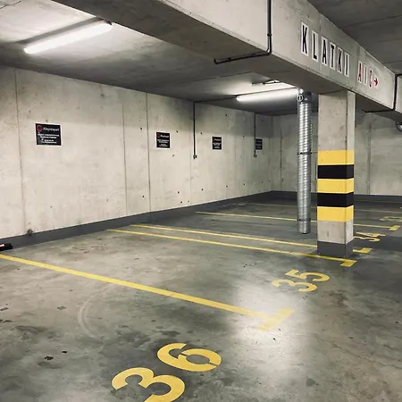 Aparthotel Deluxe By The Railway Station - Parking W Cenie