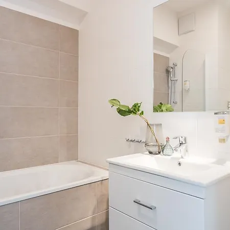 Deluxe By The Railway Station - Parking W Cenie 3*