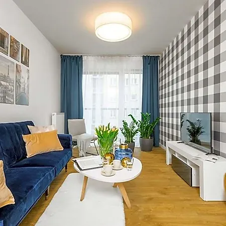 Deluxe By The Railway Station Aparthotel 3*