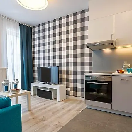Deluxe By The Railway Station 3*