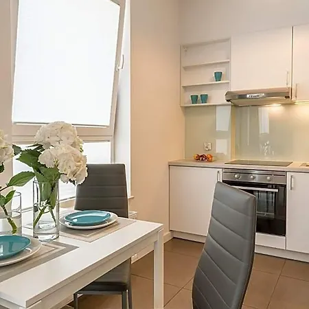 Aparthotel Deluxe By The Railway Station Breslau