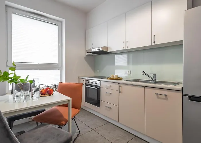 Deluxe By The Railway Station - Parking W Cenie 3* Wroclaw