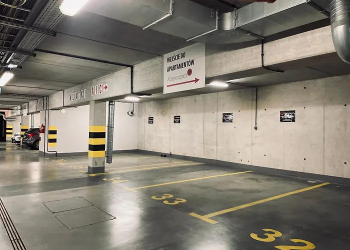 Lägenhetshotell Deluxe By The Railway Station - Parking W Cenie