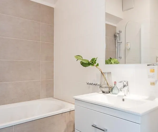 Deluxe By The Railway Station - Parking W Cenie 3*