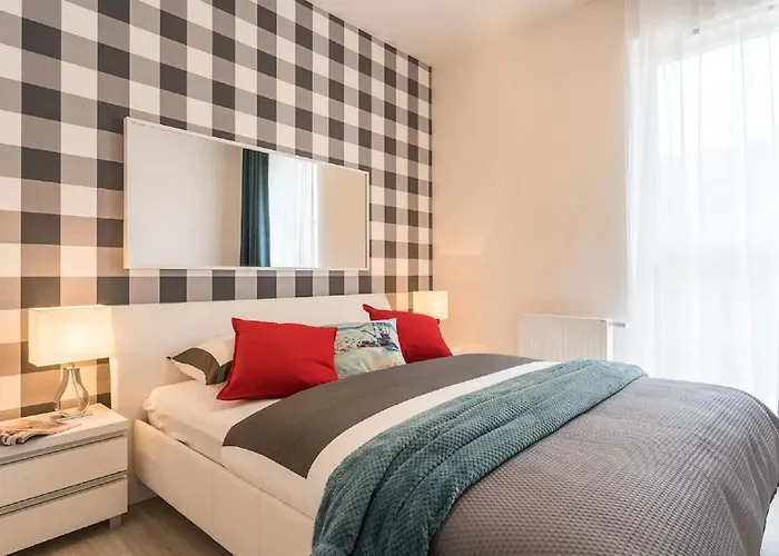 Deluxe By The Railway Station - Parking W Cenie Aparthotel