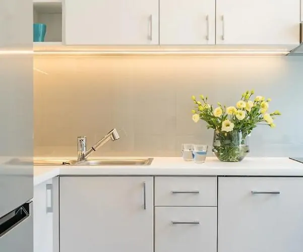 Deluxe By The Railway Station - Parking W Cenie Aparthotel